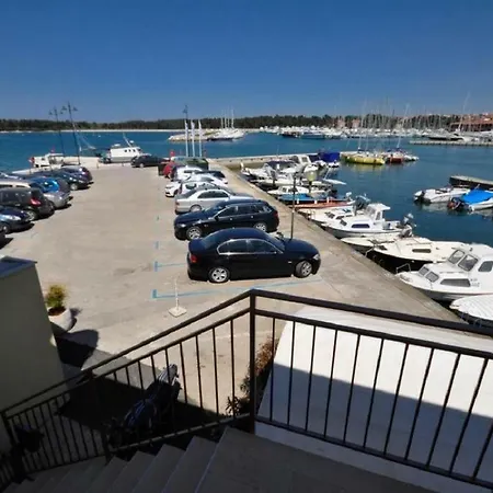 Dina Sea View Новиград